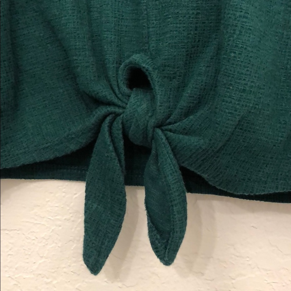 Old Navy V -Neck Textured-Knit Tie-Hem Top - Picture 2 of 6